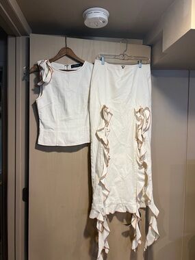 NWT Lioness White Ruffle-Trim Skirt Set